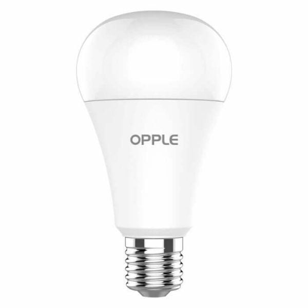 Une ampoule LED blanche étiquetée « LAMPE LED A70 12W E27 6500K OPP » avec un culot à vis, présentée sur un fond blanc uni.