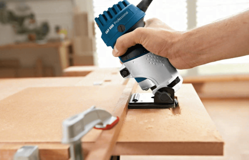DEFONCEUSE GKF 600W 6MM8MM  Défonceuse  Mr Bricolage : Outillage, Jardinage, Animalerie, Electricité