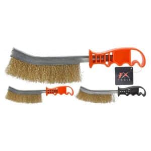 Brosse métallique avec poignée