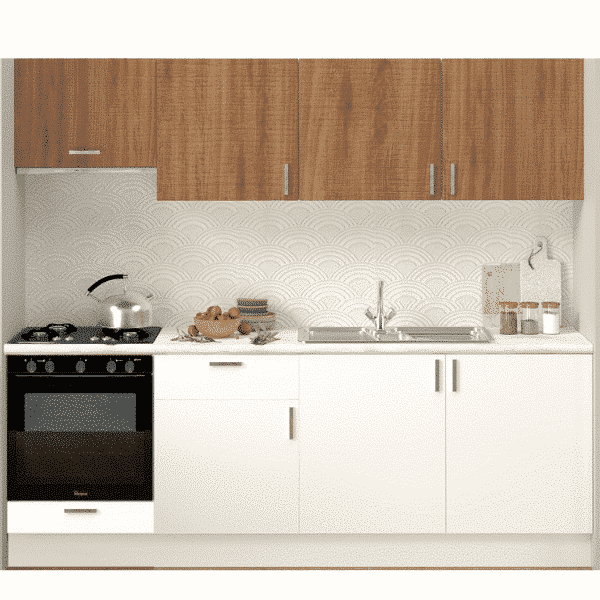 Cuisine moderne avec carrelage géométrique.