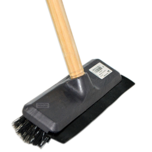 Brosse en plastique avec raclette dure