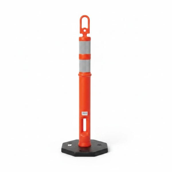 Colonne de barrière de signalisation orange et grise