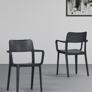 Chaise classic en plastique noire 57 x 49 x 79 cm