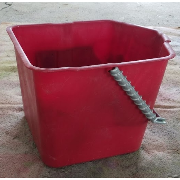 Seau de nettoyage 17 L rouge pour chariot